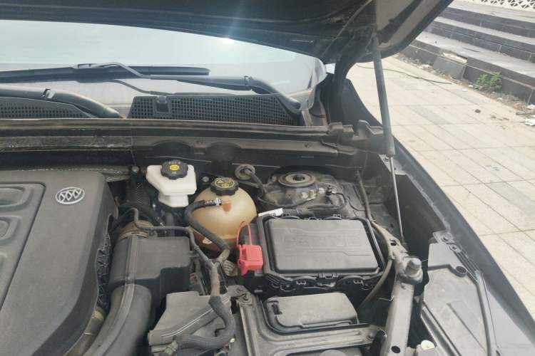 Used Buick Envision 2022 Facelift Encore S 552T Two-Wheel-Drive Luxury Model Engine Bay Left