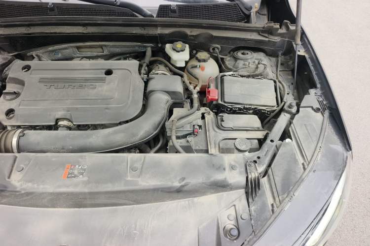 Used Buick Envision 2022 Encore Plus 652T Five-Seat Luxury Model Engine Bay Left