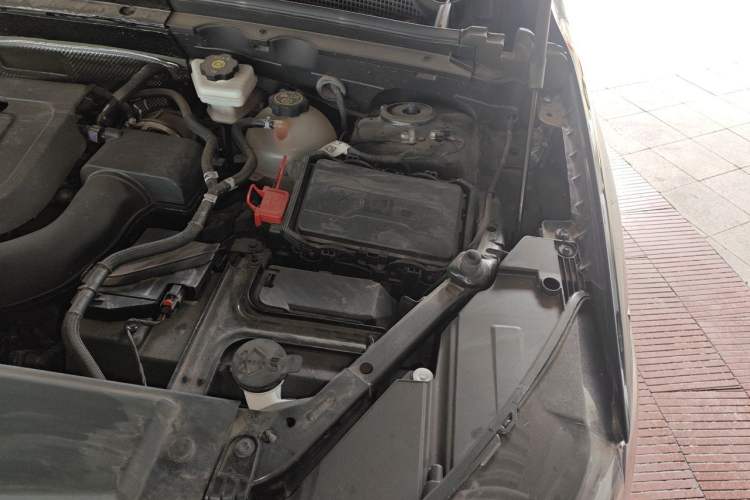 Used Buick Envision 2022 Encore Plus 652T Five-Seat All-Wheel-Drive Luxury Model Engine Bay Left