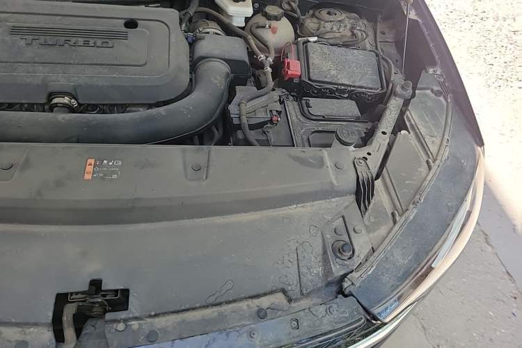 Used Buick Envision 2022 Encore Plus 652T Five-Seat Luxury Model Engine Bay Left