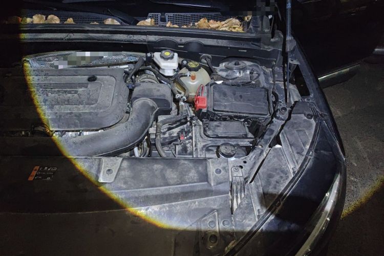 Used Buick Envision 2022 Encore Plus 652T Five-Seat Luxury Model Engine Bay Left