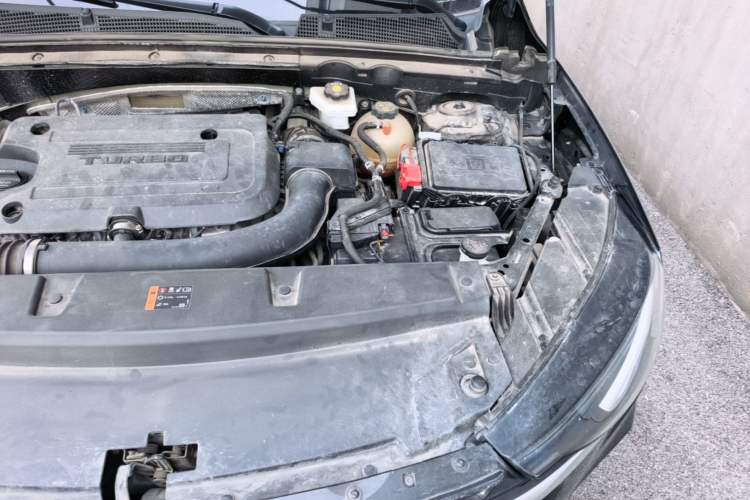 Used Buick Envision 2022 Encore Plus 652T Five-Seat Luxury Model Engine Bay Left