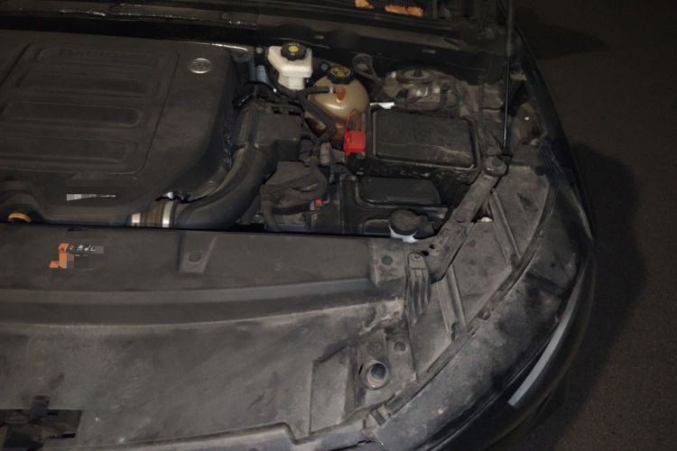 Used Buick Envision 2022 Facelift Encore S 552T Two-Wheel-Drive Luxury Model Engine Bay Left