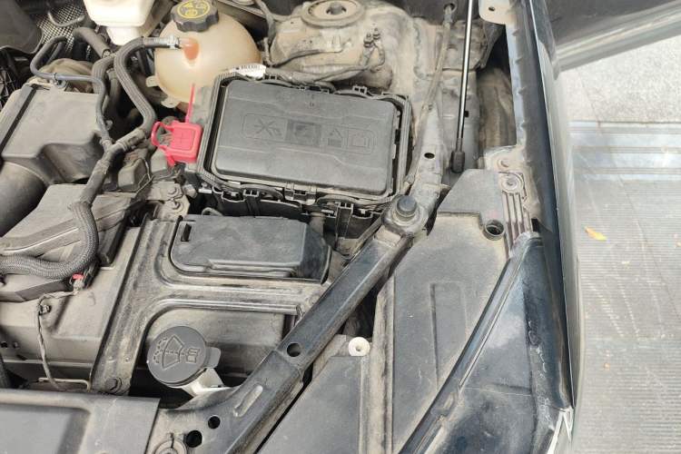 Used Buick Envision 2022 Encore S 552T Two-Wheel-Drive Luxury Model Engine Bay Left
