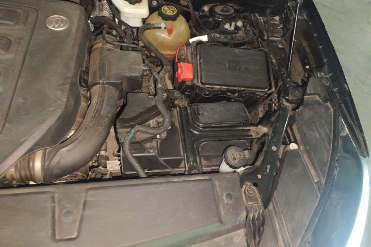 Used Buick Envision 2022 Encore Plus 552T Five-Seat Luxury Model Engine Bay Left