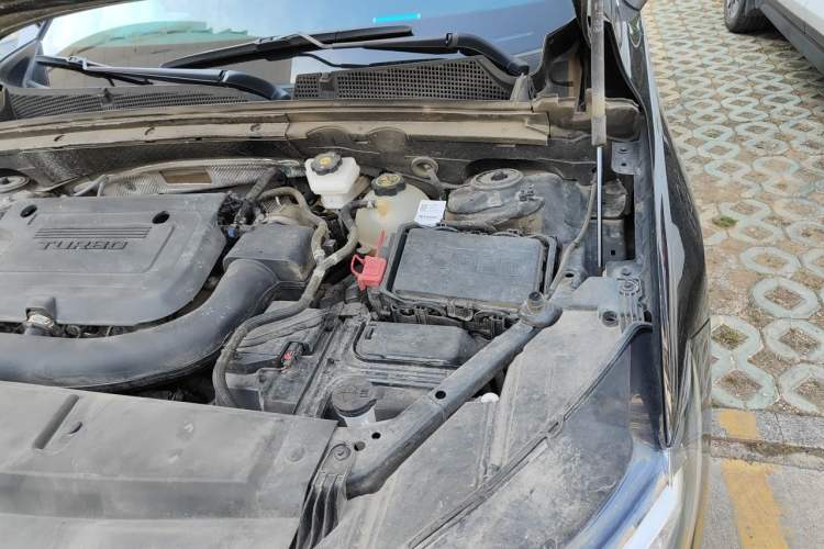 Used Buick Envision 2022 Encore Plus 652T Five-Seat Luxury Model Engine Bay Left