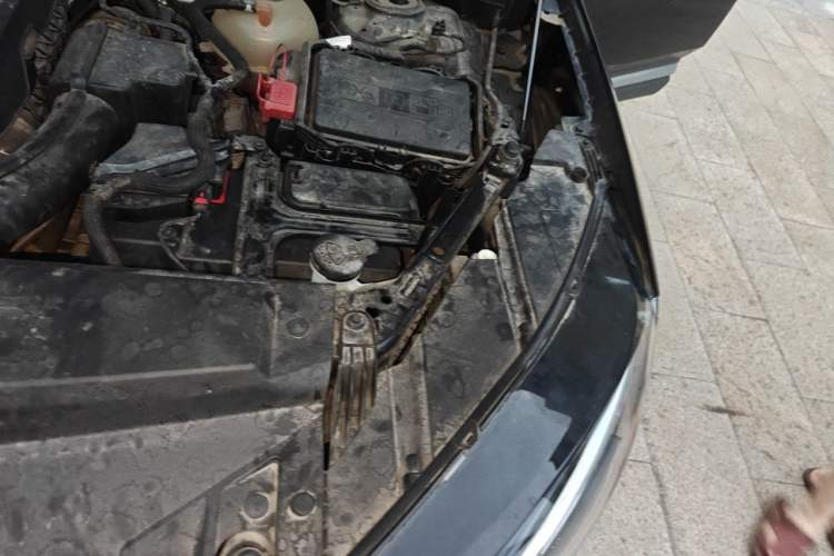 Used Buick Envision 2022 Facelift Encore S 552T Two-Wheel-Drive Luxury Model Engine Bay Left