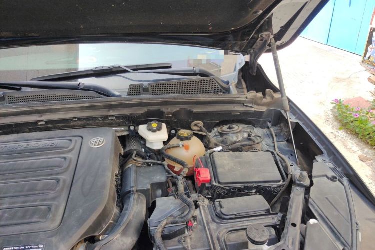 Used Buick Envision 2022 Encore S 552T Two-Wheel-Drive Luxury Model Engine Bay Left