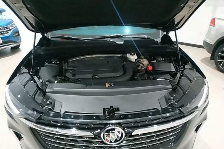 Used Buick Envision 2022 Encore Plus 652T Five-Seat Luxury Model Engine Bay