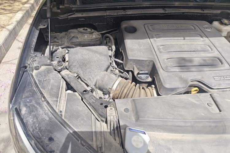 Used Buick Envision 2022 Encore S 552T Two-Wheel Drive Elite Model Engine Bay Right