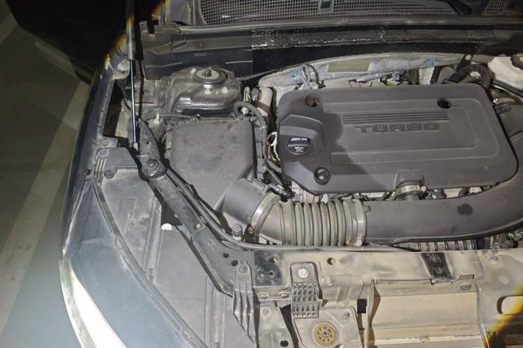 Used Buick Envision 2022 Encore Plus 652T Five-Seat Luxury Model Engine Bay Right