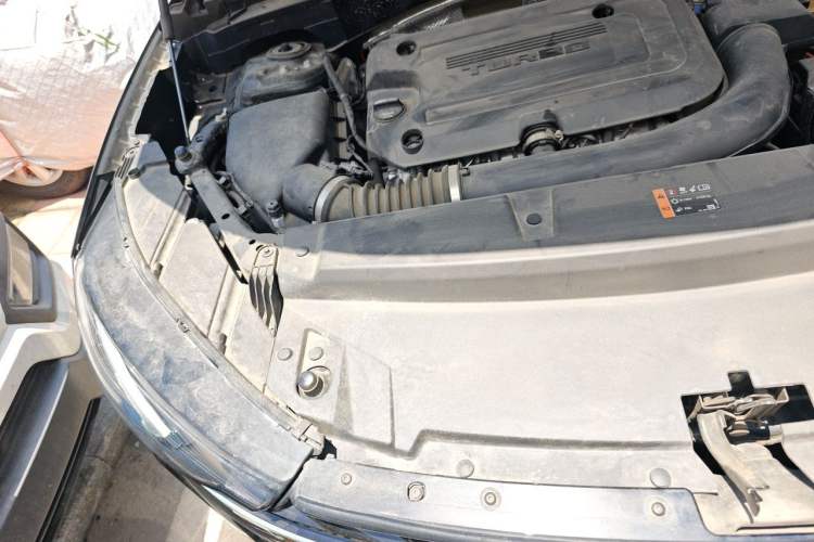Used Buick Envision 2022 Encore Plus 652T Five-Seat Luxury Model Engine Bay Right