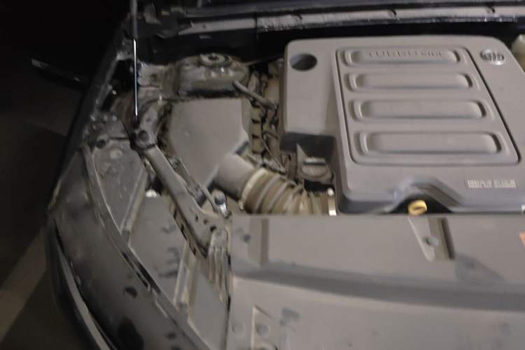 Used Buick Envision 2022 Encore Plus 552T Five-Seat Luxury Model Engine Bay Right