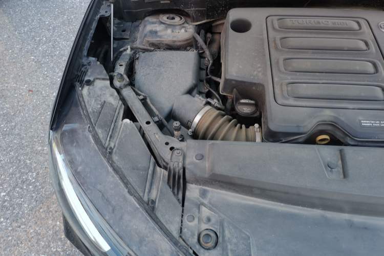 Used Buick Envision 2022 Facelift Encore S 552T Two-Wheel-Drive Luxury Model Engine Bay Right