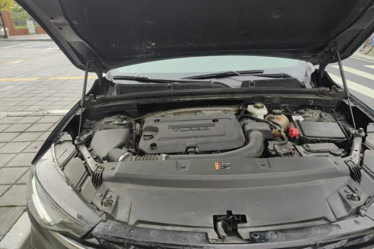 Used Buick Envision 2022 Encore Plus 652T Five-Seat Luxury Model Engine Bay Right
