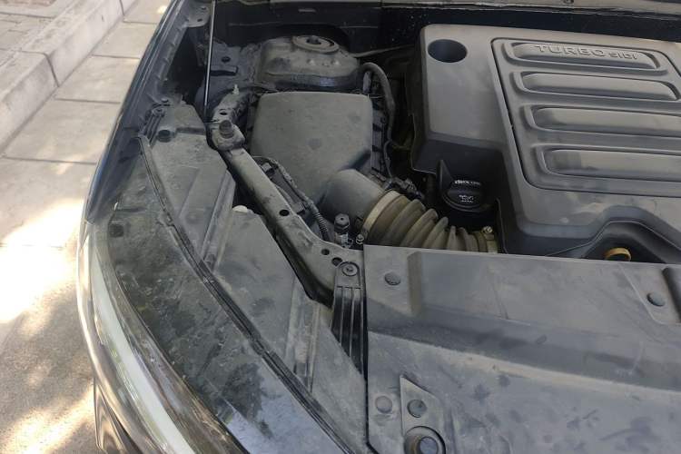 Used Buick Envision 2022 Facelift Encore S 552T Two-Wheel-Drive Luxury Model Engine Bay Right