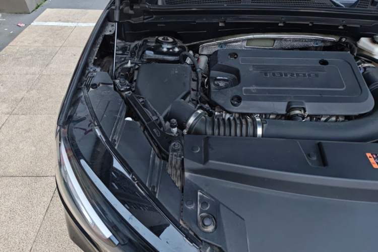 Used Buick Envision 2022 Encore Plus 652T Five-Seat Luxury Model Engine Bay Right