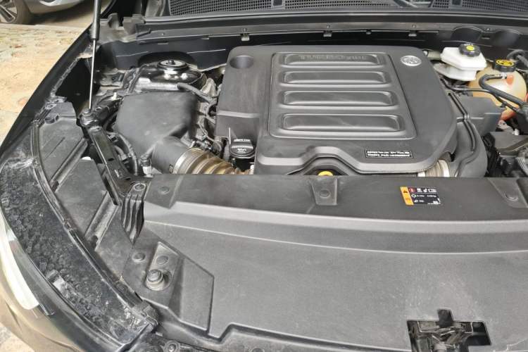 Used Buick Envision 2022 Encore S 552T Two-Wheel-Drive Luxury Model Engine Bay Right