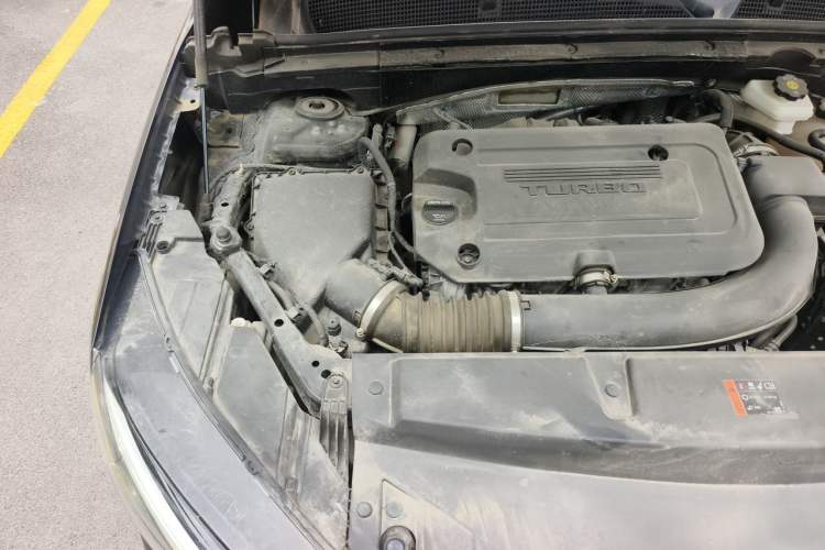 Used Buick Envision 2022 Encore Plus 652T Five-Seat Luxury Model Engine Bay Right