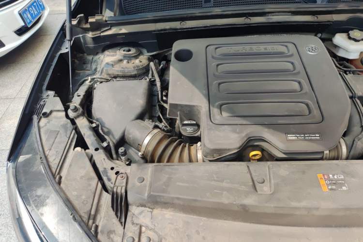 Used Buick Envision 2022 Encore Plus 552T Five-Seat Luxury Model Engine Bay Right