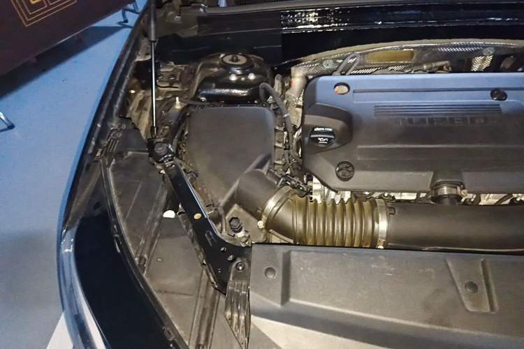 Used Buick Envision 2022 Encore S GS Two-Wheel Drive Smart & Sporty Model Engine Bay Right