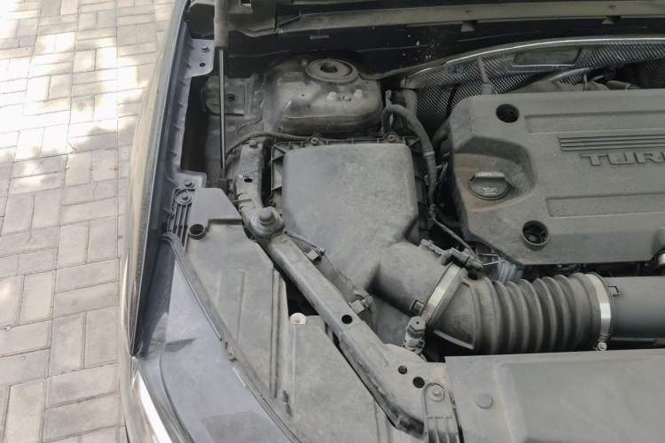 Used Buick Envision 2022 Encore Plus 652T Five-Seat Luxury Model Engine Bay Right