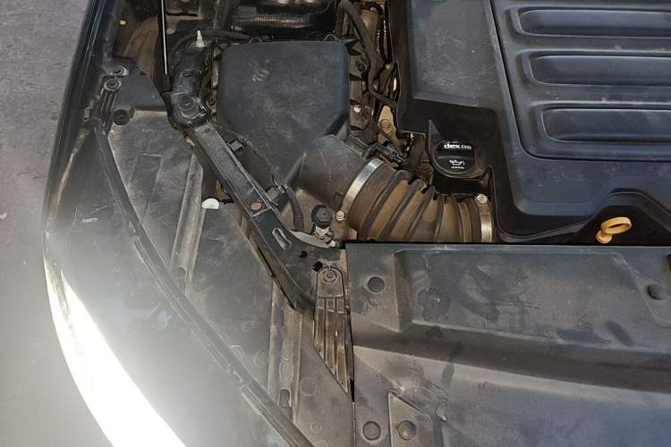 Used Buick Envision 2022 Encore S 552T Two-Wheel-Drive Luxury Model Engine Bay Right