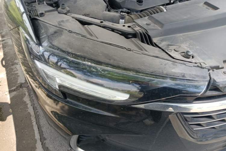 Used Buick Envision 2022 Encore Plus 652T Five-Seat Luxury Model Engine Bay Right