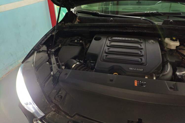 Used Buick Envision 2022 Facelift Encore S 552T Two-Wheel-Drive Luxury Model Engine Bay Right