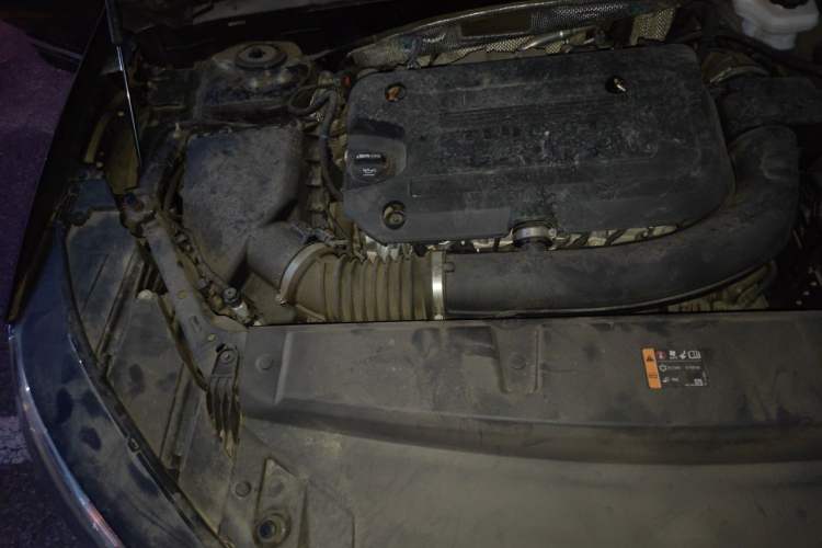 Used Buick Envision 2022 Encore Plus 652T Five-Seat Luxury Model Engine Bay Right