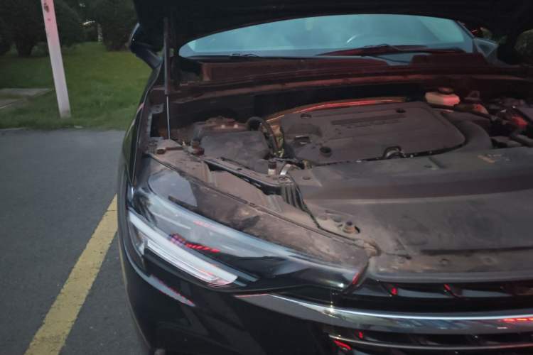 Used Buick Envision 2022 Encore Plus 652T Five-Seat Luxury Model Engine Bay Right