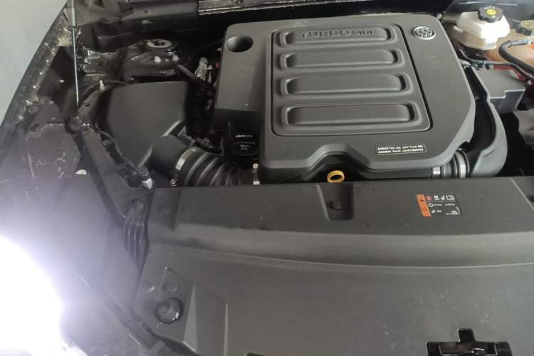 Used Buick Envision 2022 Encore S 552T Two-Wheel-Drive Luxury Model Engine Bay Right