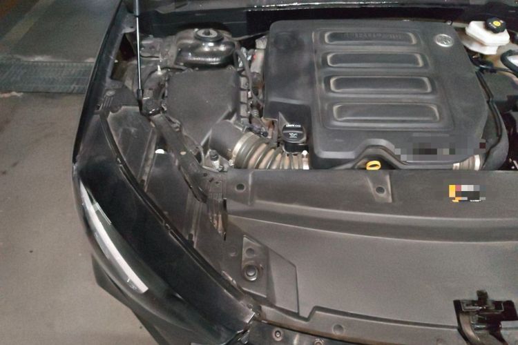 Used Buick Envision 2022 Encore S 552T Two-Wheel-Drive Luxury Model Engine Bay Right