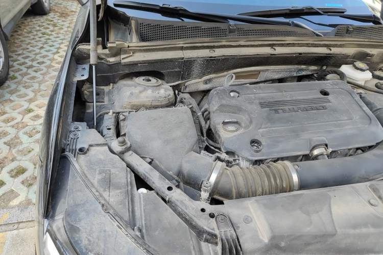 Used Buick Envision 2022 Encore Plus 652T Five-Seat Luxury Model Engine Bay Right