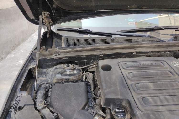 Used Buick Envision 2022 Encore S 552T Two-Wheel-Drive Luxury Model Engine Bay Right