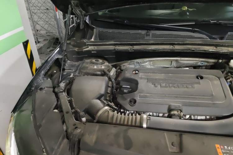 Used Buick Envision 2022 Encore Plus 652T Five-Seat Luxury Model Engine Bay Right