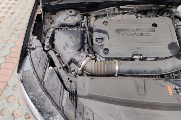 Used Buick Envision 2022 Encore Plus 652T Five-Seat All-Wheel-Drive Luxury Model Engine Bay Right