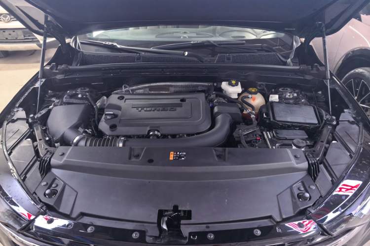 Used Buick Envision 2022 Encore Plus 652T Five-Seat Luxury Model Engine Bay