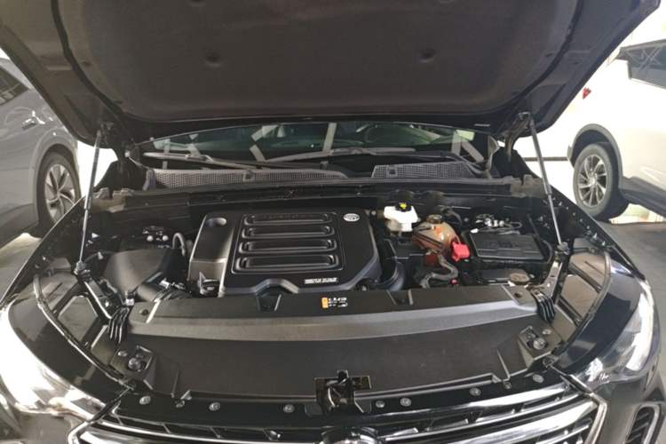 Used Buick Envision 2022 Facelift Encore S 552T Two-Wheel-Drive Luxury Model Engine Bay