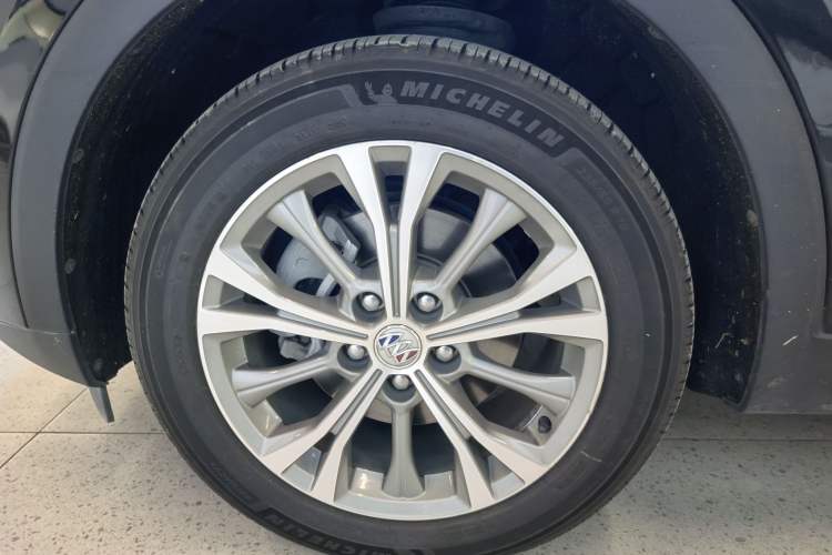 Used Buick Envision 2022 Encore Plus 652T Five-Seat Luxury Model Exterior 1