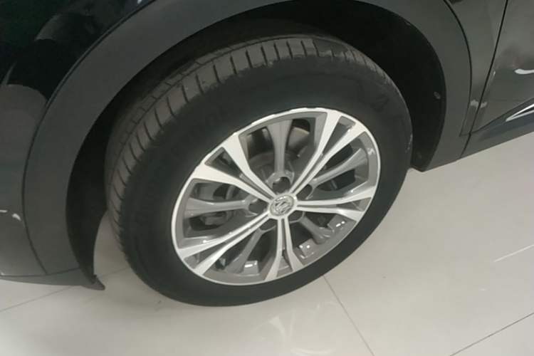 Used Buick Envision 2022 Encore Plus 652T Five-Seat Luxury Model Exterior 1
