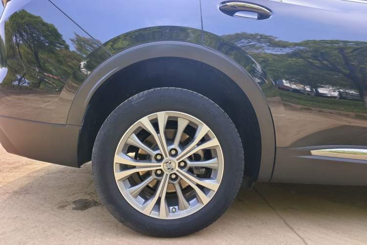 Used Buick Envision 2022 Encore Plus 652T Five-Seat Luxury Model Exterior 12