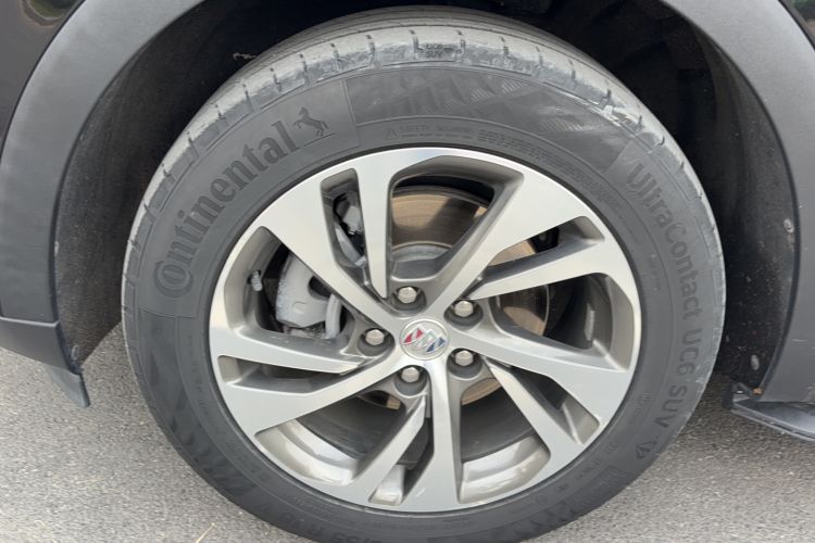 Used Buick Envision 2022 Encore S 552T Two-Wheel-Drive Luxury Model Exterior 2