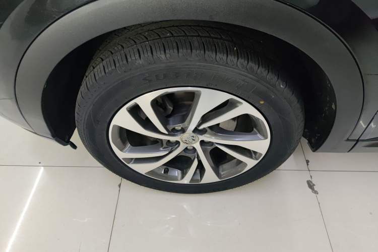 Used Buick Envision 2022 Encore S 652T Two-Wheel-Drive Luxury Model Exterior 4