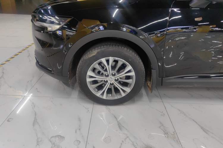 Used Buick Envision 2022 Encore Plus 652T Five-Seat Luxury Model Exterior 4