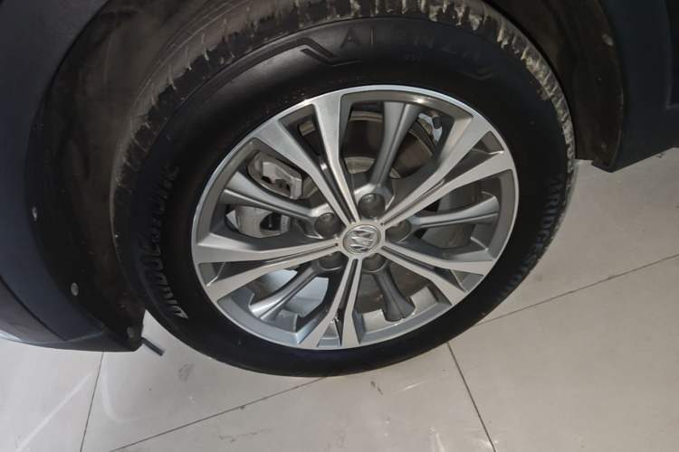 Used Buick Envision 2022 Encore Plus 652T Five-Seat Luxury Model Exterior 4