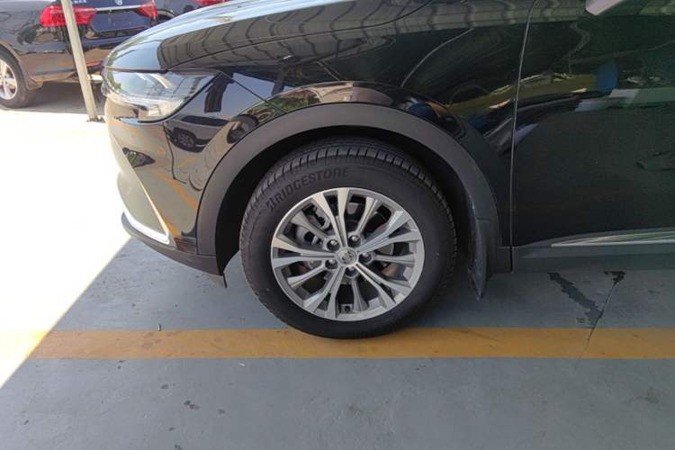 Used Buick Envision 2022 Encore Plus 652T Five-Seat Luxury Model Exterior 4