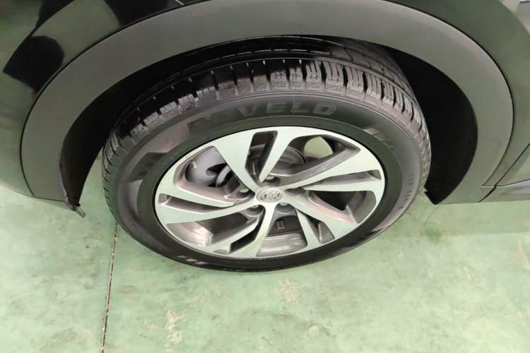 Used Buick Envision 2022 Encore S 652T Two-Wheel-Drive Luxury Model Exterior 4