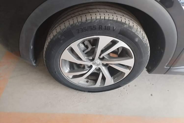 Used Buick Envision 2022 Encore S 552T Two-Wheel Drive Elite Model Exterior 4