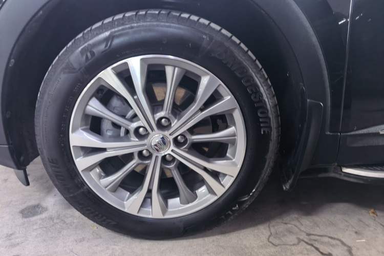 Used Buick Envision 2022 Encore Plus 652T Five-Seat Luxury Model Exterior 4